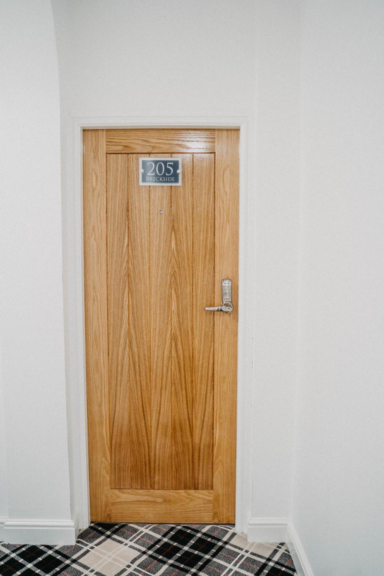 Flat Iron Anfield Hotel Ливърпул Екстериор снимка