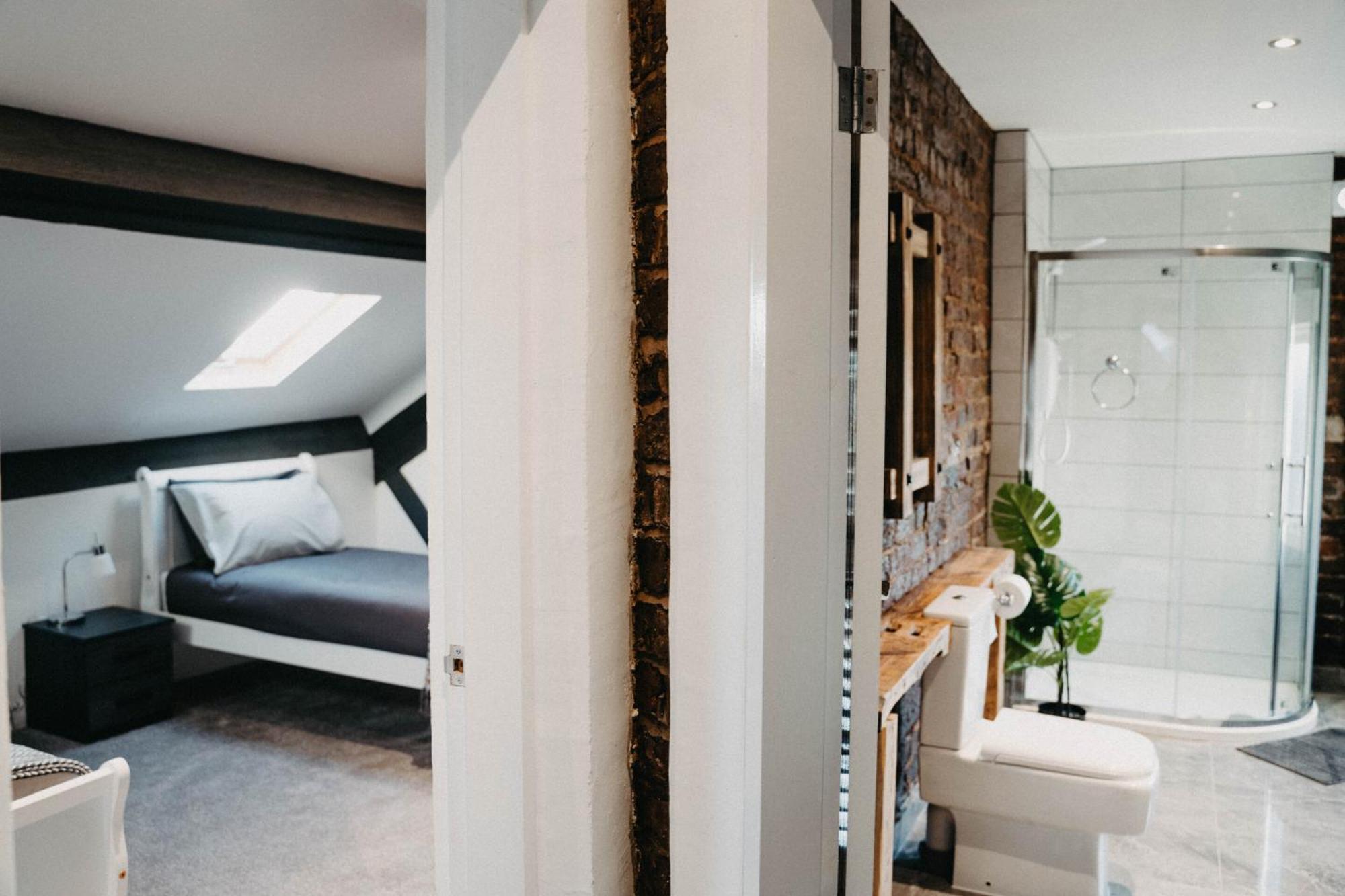Flat Iron Anfield Hotel Ливърпул Екстериор снимка