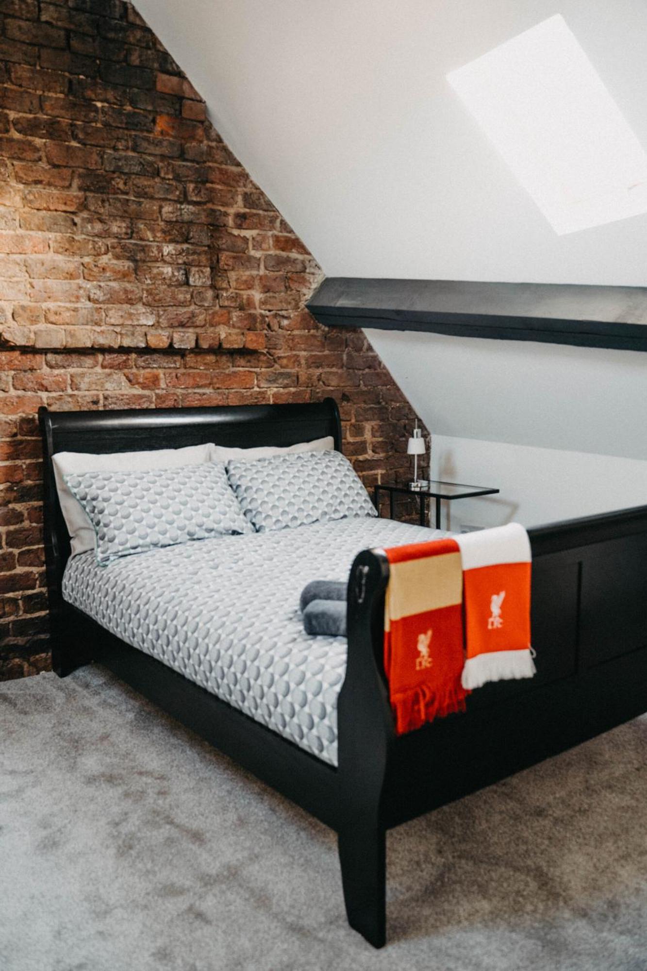 Flat Iron Anfield Hotel Ливърпул Екстериор снимка