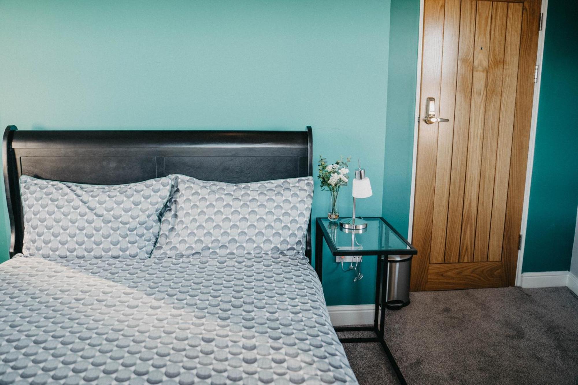 Flat Iron Anfield Hotel Ливърпул Екстериор снимка
