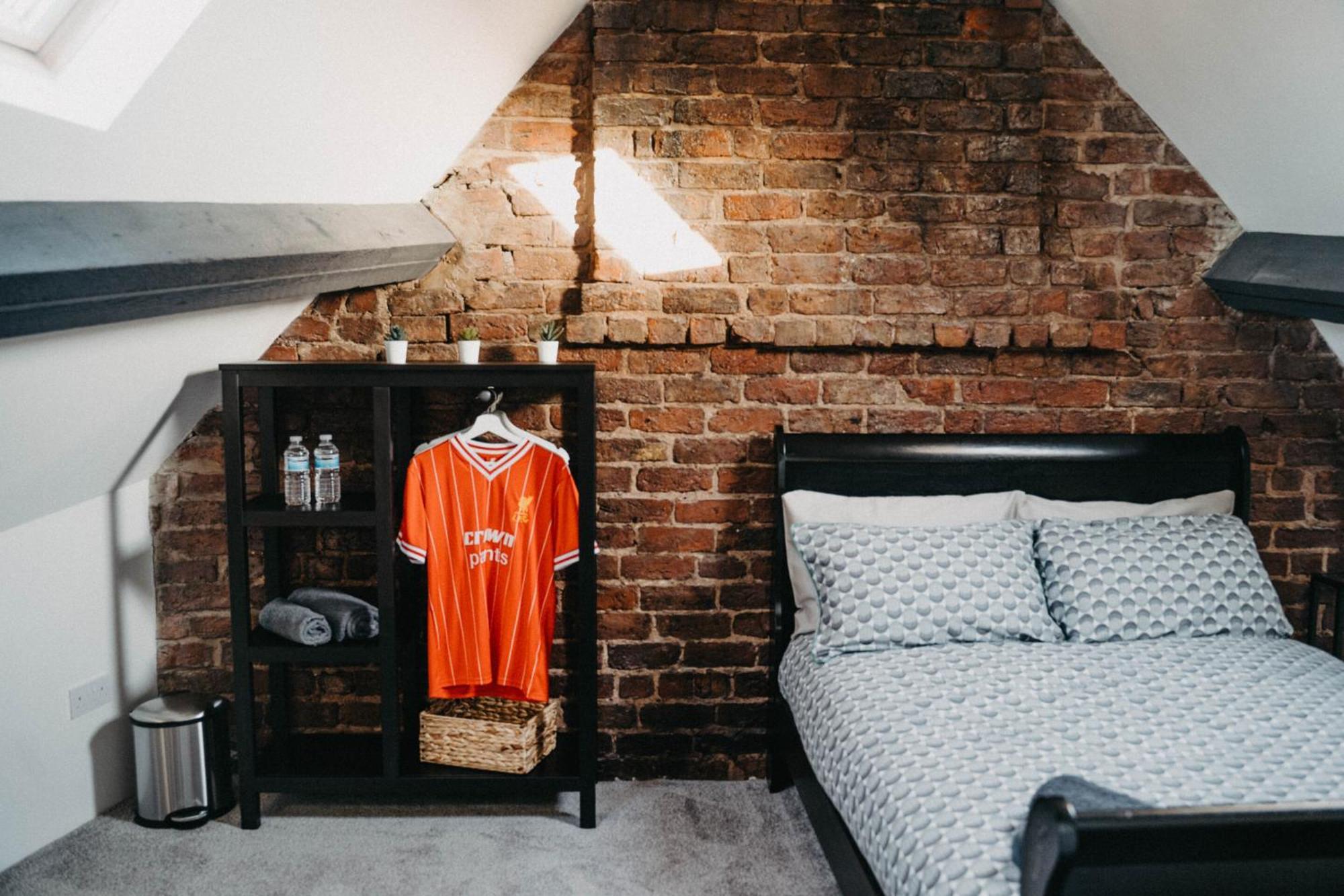 Flat Iron Anfield Hotel Ливърпул Екстериор снимка